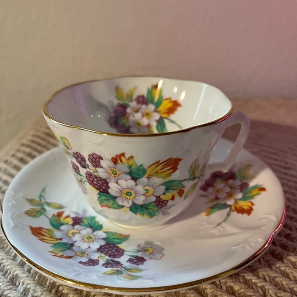 Heathcote Elegant Floral Teacup and Saucer Set - White made in England - Picture 1 of 6